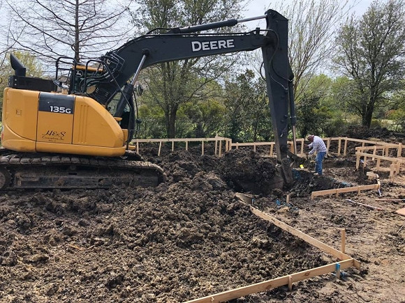 Vo chong Hong Ngoc xay ho boi 'khung' trong can biet thu moi tau tai My cho 3 con