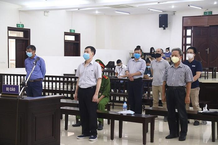  Bác toàn bộ kháng cáo vụ Ethanol Phú Thọ: Sau 3 ngày xét xử và nghị án kéo dài, TAND Cấp cao tại Hà Nội tuyên án vụ vi phạm quy định về đầu tư công trình xây dựng gây hậu quả nghiêm trọng xảy ra tại dự án Nhà máy nhiên liệu sinh học (Ethanol) Phú Thọ. Chiều 29/9, HĐXX quyết định bác toàn bộ kháng cáo của sáu bị cáo có đơn kháng cáo giữ nguyên mức án.