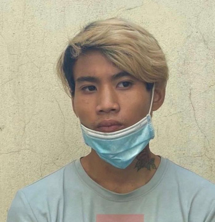  Vờ hỏi mua điện thoại rồi cầm bỏ chạy: Nguyễn Xuân Thắng (SN 1999, trú thị xã Sơn Tây, Hà Nội) do thiếu tiền tiêu xài đã đến các cửa hàng điện thoại di động để giả vờ hỏi mua điện thoại di động. Khi chủ cửa hàng không để ý mất cảnh giác, Thắng sẽ lấy điện thoại rồi bỏ chạy. Hiện, Thắng bị Công an huyện Phúc Thọ bắt giữ.