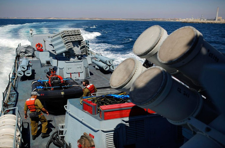 Điều này diễn ra sau thông báo ngày 6-11, trong đó Bộ Quốc phòng Israel cho biết họ đã đặt hàng một ụ nổi từ Israel Shipyards như một phần của thỏa thuận trị giá 90 triệu NIS (25,8 triệu USD), bao gồm cả việc thiết kế và đóng tàu hải quân trong tương lai.