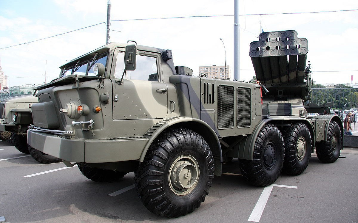 BM-27 Uranga hiện có trong biên chế quân đội của khoảng 16 nước trên thế giới. Trong đó Nga nắm trong tay từ 500 tới 800 tổ hợp loại này. Tại Trung Đông ước tính đang có hàng trăm tổ hợp này đang trực tiếp tham chiến.