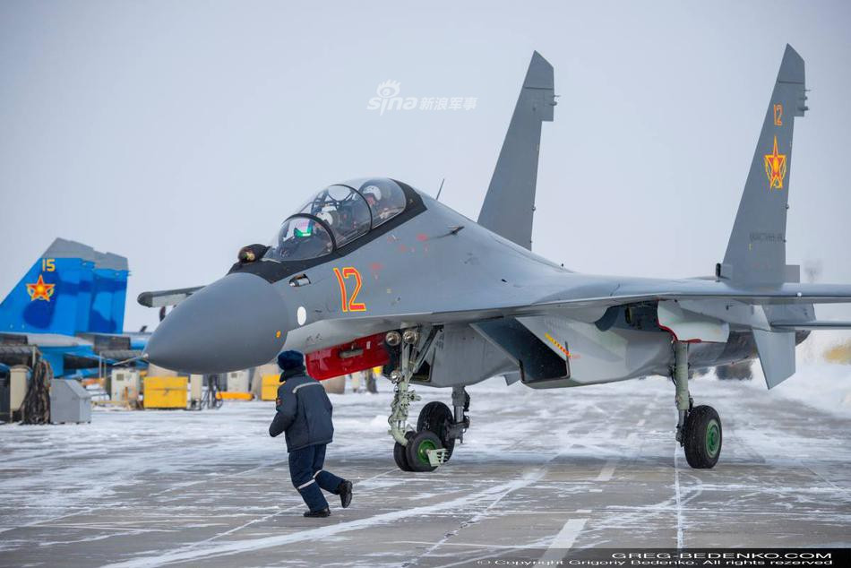 Các thành phần cốt lõi của chiếc tiêm kích đa năng này cũng tương tự với Su-30MKI của Ấn Độ, đầu tiên là radar mảng pha quét thụ động N011M BARS.