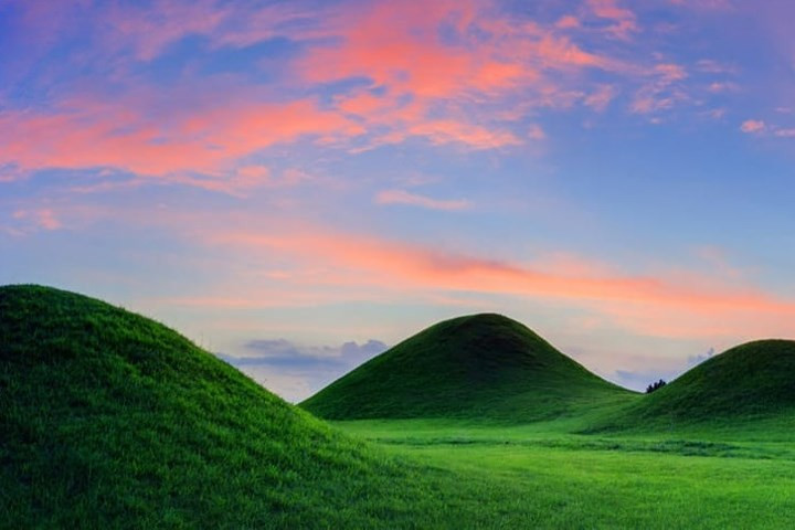 Khu vực 108 mộ cổ ở tỉnh Nam Gyeongsang.