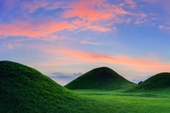 Khu vực 108 mộ cổ ở tỉnh Nam Gyeongsang.