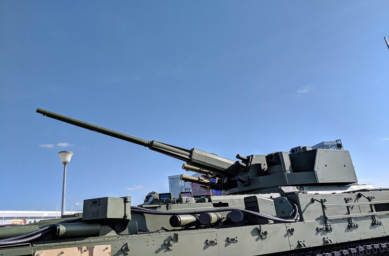 Việc trang bị pháo 57mm cho T-15 Armata có thể thấy Uralvagonzavod hay Quân đội Nga đang quan tâm hơn tới việc nâng cấp cỡ nòng vũ khí cho các dòng xe chiến đấu bộ binh, nhất là phương tiện chiến đấu hạng nặng hỗ trợ bên cạnh các dòng xe tăng chiến đấu chủ lực trên chiến trường, bên cạnh đó các loại vũ khí này cũng có thể đảm nhận vai trò phòng không trong đội hình tăng tốt hơn. Nguồn ảnh: novygorod.info.