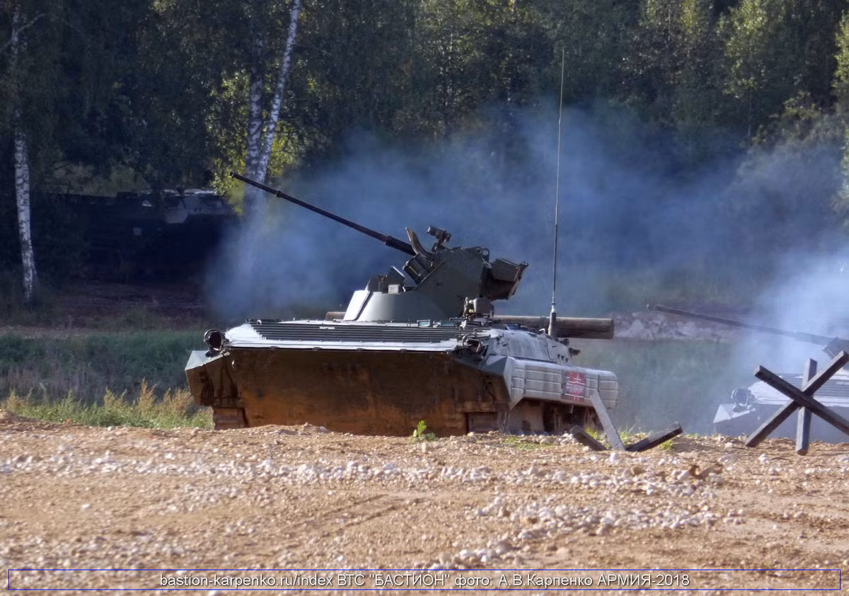 Gói nâng cấp BMP-1 có tên Basurmanin, xe đã tháo bỏ tháp pháo cũ để thay thế bằng loại tương tự như trên chiếc thiết giáp chở quân BTR-82A. Trên tháp pháo đó gắn pháo tự động 2A72 cỡ 30 mm đi kèm súng máy 7,62 mm và các ống phóng đạn khói ngụy trang.