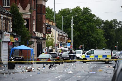 Xa sung lien tiep o London, nhieu nguoi bi thuong