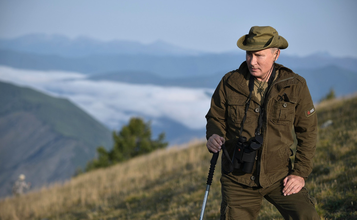 Những bức ảnh này được chụp trong lúc ông chủ Điện Kremlin dừng chân trên đường đến thành phố Kemerovo, trung tâm khai thác than, để tham dự cuộc họp với các quan chức chính phủ và lãnh đạo các công ty năng lượng hôm 27-8. Ảnh: Điện Kremlin.