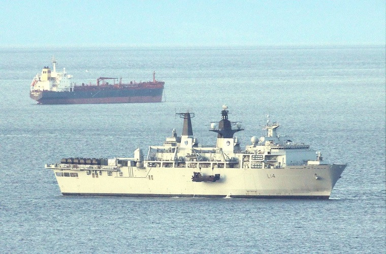 Tàu được trang bị 4 máy phát điện chạy động cơ diesel cung cấp năng lượng cho 2 động cơ điện. Hệ thống động lực tiên tiến này giúp tàu hoạt động êm hơn, tiết kiệm nhiên liệu, giảm độ bộc lộ hồng ngoại. Ảnh: Bộ Quốc phòng Anh. Nguồn ảnh: Twitter.