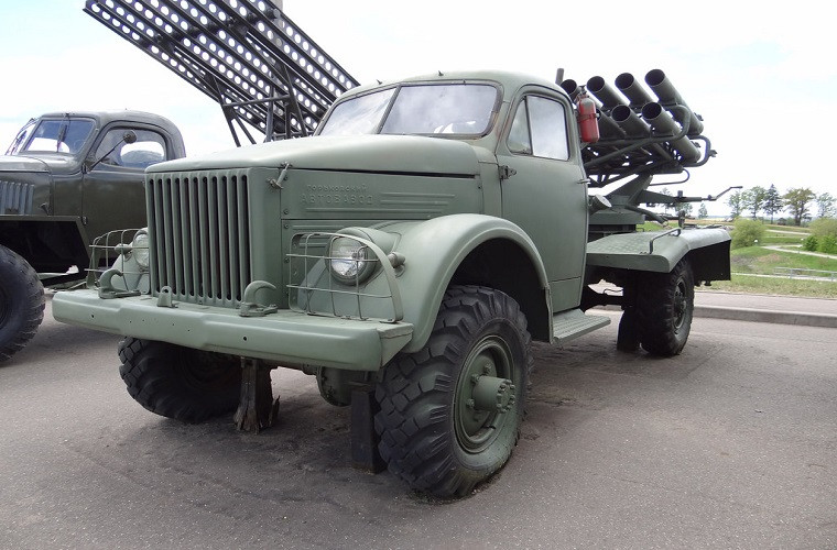 Về pháo BM-14, nó được phát triển ngay sau khi Chiến tranh Thế giới thứ 2 kết thúc sau sự thành công của BM-13 “Katyusha”, trong giai đoạn này quân đội Liên Xô cũng nhận thức được sức mạnh của các loại rocket phóng loạt không chỉ trong lục quân mà còn cả hải quân và không quân. Nguồn ảnh: Skitmeister. Nguồn ảnh: Skitmeister.