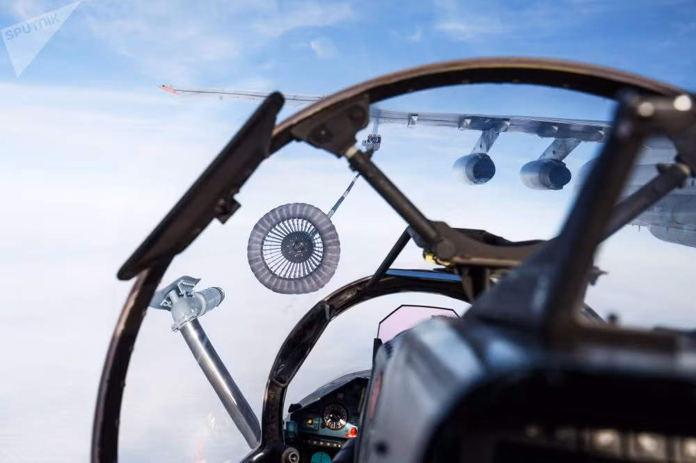 Máy bay tiếp nhiên liệu IL-78 trong cuộc diễn tập chiến thuật của không quân hải quân thuộc hạm đội Biển Đen.