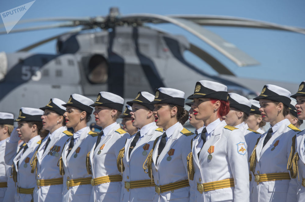 Các nữ quân nhân tại sự kiện kỷ niệm 75 năm thành lập Tập đoàn Phòng không-Không quân số 6.