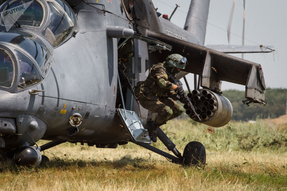 Quân nhân trong đơn vị đặc nhiệm tham gia tập trận chiến thuật ở sân bay Korenovskiy gần Krasnodar, Nga.