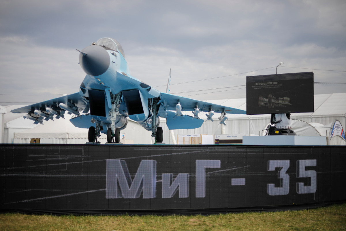 Theo hãng thông tấn Sputnik dẫn lời ông Yuri Slyusar - Chủ tịch Tập đoàn sản xuất máy bay thống nhất UAC cho biết, các chiến đấu cơ Mikoyan MiG-35 đầu tiên sẽ được bàn giao cho lực lượng Không quân Nga trước thời hạn. Đây cũng là dòng chiến đấu cơ Mikoyan mới đầu tiên của Không quân Nga sau nhiều thập kỷ. Nguồn ảnh: Mikoyan.