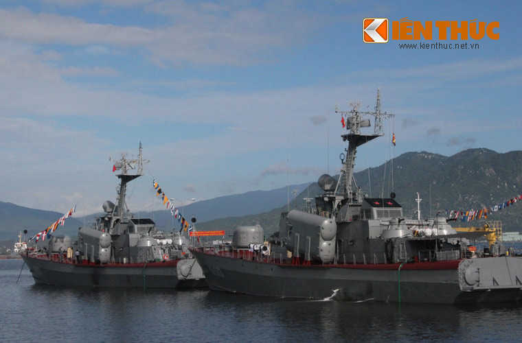 Hiện tại, AK-630M đang được trang bị trên các tàu chiến hiện đại nhất của Hải quân Việt Nam như tàu hộ vệ tên lửa Gepard, tàu tên lửa Molniya và tàu tên lửa Tarantul. Các tàu chiến này đều được trang bị ít nhất hai tổ hợp AK-630M cung cấp “lá chắn” bảo vệ toàn diện.