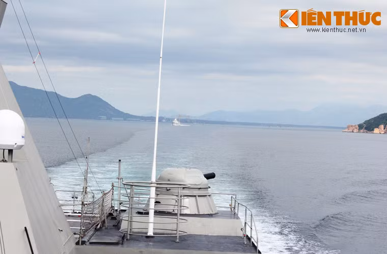 Về khả năng tác chiến AK-630M có tổng cộng 6 nòng xoay, cơ chế nạp đạn bằng điện, khẩu pháo này có tốc độ bắn tối đa 5.000-6.000 phát trên phút, tương đương với khoảng 85 viên mỗi giây. Cơ số đạn dự trữ của khẩu pháo này là 2000 viên.