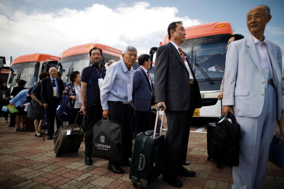 Hành trình tới Triều Tiên dự cuộc đoàn tụ gia đình ly tán - Hình 3 Hanh trinh toi Trieu Tien du cuoc doan tu gia dinh ly tan-Hinh-3