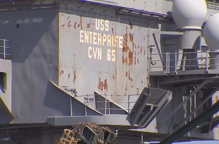 Chính vì lý do này Lầu Năm Góc quyết tâm “rã xác” hoàn toàn USS Enterprise đến từng m2, nhằm tránh bất cứ thiết kế hay công nghệ nào trên USS Enterprise có thể lọt ra bên ngoài nước Mỹ. Thậm chí quy trình xử lý lò phản ứng hạt nhân hay các thiết bị liên quan trên USS Enterprise cũng mất tới 5 năm để chắc chắn nó biến mất hoàn toàn. Nguồn ảnh: stmed.net.