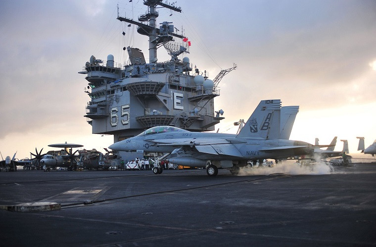 Được khởi đóng chính thức vào ngày 4/2/1958, chiếc tàu này có chi phí xây dựng "khủng" nhất vào thời bấy giờ với đơn giá xây dựng tổng cộng lên tới 451 triệu USD (đơn giá năm 1958). Đến năm 1962, tàu sân bay hạt nhân đầu tiên của Mỹ chính thức được đưa vào hoạt động. Nguồn ảnh: stmed.net.