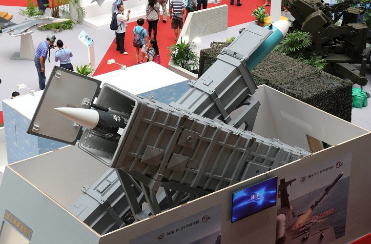 Cần phải nói thêm rằng Hsiung Feng IIE chỉ là một trong nhiều mẫu tên lửa hành trình chống hạm đang được Đài Loan biên chế cho quân đội của mình, bản thân họ cũng có nhiều sự lựa chọn khác đủ “nặng” để Trung Quốc phải trả giá đắt nếu khinh suất. Dù vậy chắc hẳn cả Đài Loan và Trung Quốc đều không muốn đi một cuộc chiến như trên bởi cả hai đều hiểu rõ rằng họ có quá nhiều thứ để mất và chiến tranh không phải là cách duy nhất. Nguồn ảnh: Missile Threat.