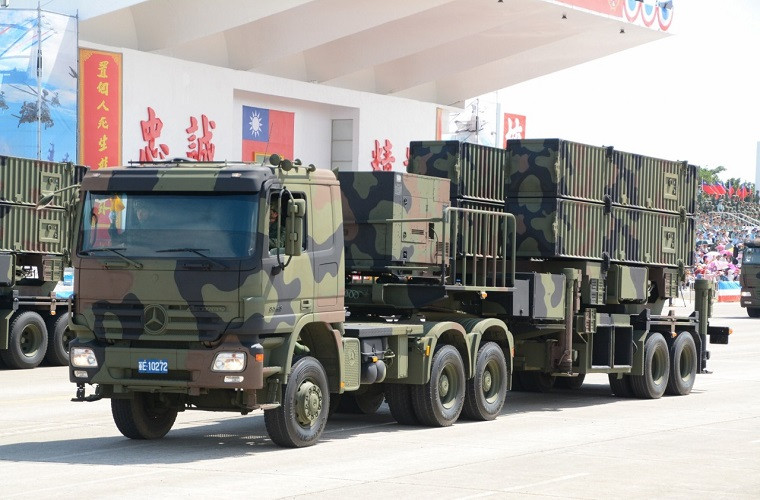 Tuy nhiên, theo ông Song Zhongping, một chuyên gia nghiên cứu tên lửa tại Hong Kong cho rằng, Bắc Kinh đã có sẵn phương án bảo vệ các thành phố và khu vực chiến lược ở nước này. “Hệ thống phòng thủ tên lửa của quân đội Trung Quốc đủ sức đánh chặn tên lửa Tomahawk của Mỹ, do đó tên lửa Hsiung Feng IIE không thành vấn đề đáng quan ngại”, ông Song nhận định. Nguồn ảnh: Asia Times.