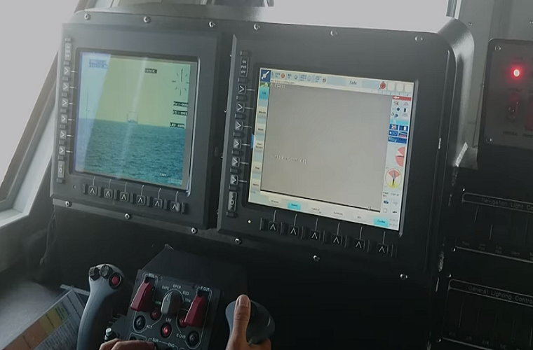 Đối với hệ thống vũ khí trên MPAC Mk 3, chúng được tự động hóa gần như hoàn toàn và chỉ cần tới một binh sĩ để điều khiển cho cả hai tổ hợp vũ khí tên lửa và súng máy. Tuy nhiên, chúng vẫn có thể được điều khiển riêng lẻ khi cần. Nguồn ảnh: Hải quân Philippines.