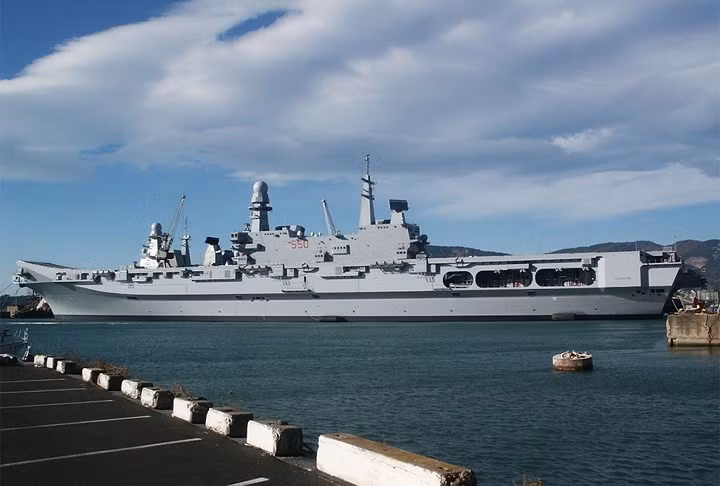 Italy đã có kế hoạch thay thế các máy bay phản lực AV-8B bằng các máy bay F-35B hiện đại của Mỹ.