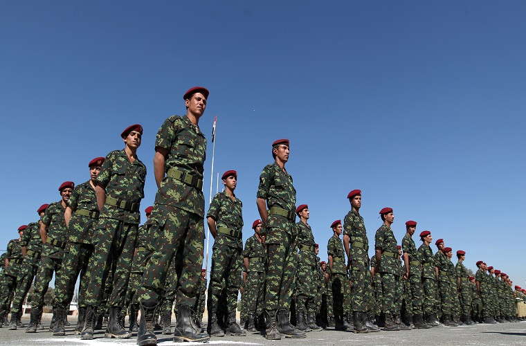 Dù vậy lợi thế trên của Bahrain khó có thể giúp nước này chống chọi lại được với các quốc gia có tiềm lực quân sự mạnh hơn trong khu vực. Bên cạnh đó, Bahrain cũng không có nghĩa vụ quân sự bắt buộc và người dân không được trải qua huấn luyện, quân dự bị được huấn luyện theo định kỳ nên có thể sẵn sàng chiến đấu khi đất nước xảy ra chiến tranh. Nguồn ảnh: Center for Strategic.