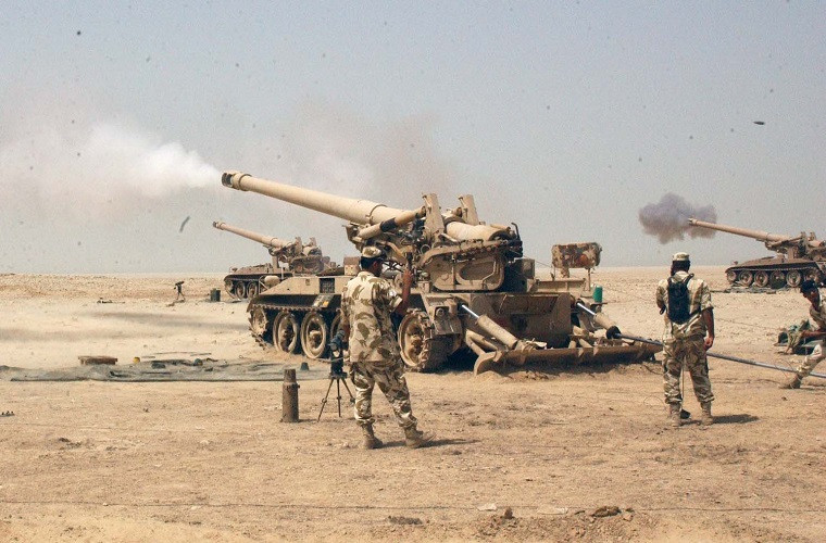 Về pháo binh quân đội Bahrain có 227 lựu pháo tự hành, trong đó có loại hiện đại như M109 Paladin, 13 khẩu pháo kéo xe, 26 hệ thống pháo phản lực phóng loạt. Quốc gia này còn sở hữu tên lửa đạn đạo chiến thuật MGM-140 ATACMS của Mỹ với tầm bắn trên 150 km. Nguồn ảnh: Middle East Monitor.