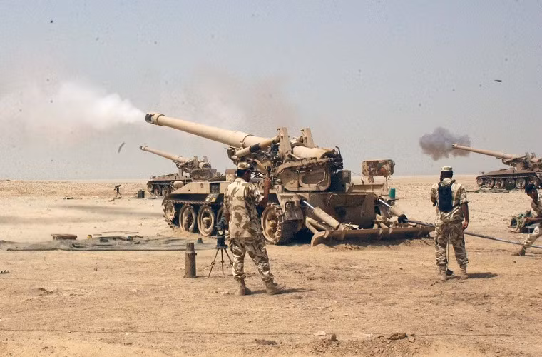 Về pháo binh quân đội Bahrain có 227 lựu pháo tự hành, trong đó có loại hiện đại như M109 Paladin, 13 khẩu pháo kéo xe, 26 hệ thống pháo phản lực phóng loạt. Quốc gia này còn sở hữu tên lửa đạn đạo chiến thuật MGM-140 ATACMS của Mỹ với tầm bắn trên 150 km. Nguồn ảnh: Middle East Monitor.