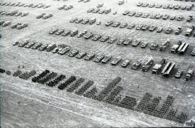 Trong những ngày cuối của cuộc tập trận có khoa mục đổ bộ đường biển lên đất Ba Lan, hành động này được cho là Liên Xô ngầm biểu thị sẵn sàng sử dụng biện pháp quân sự nếu tình hình bất ổn chính trị khi đó tại Ba Lan diễn biến đến mức mất kiểm soát. Nguồn ảnh: LiveJournal.