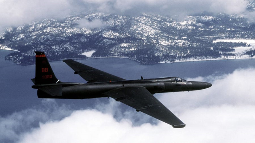 Máy bay trinh sát U-2 Dragon Lady, cỗ máy gián điệp trên không huyền thoại của Mỹ. Phi cơ này có khả năng bay ở độ cao cách mặt đất tới hơn 20 km. Không quân Mỹ sẽ "khoe" U-2 tại triển lãm hàng không Miramar Airshow, diễn ra ngày 28-30/9 tại San Diego, California.