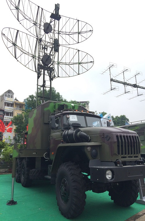 Tổ hợp đài radar VRS-M2D ra đời là minh chứng cho sự quyết tâm của Viettel trong việc nghiên cứu, phát triển và sản xuất các sản phẩm quốc phòng “Made in Việt Nam” phục vụ cho nhiệm vụ huấn luyện và sẵn sàng chiến đấu của Quân đội ta. Bên cạnh đó nó còn thể hiện sự phát triển ngày càng lớn mạnh của ngành công nghiệp quốc phòng Việt Nam mà Viettel là một trong những doanh nghiệp đầu ngành. Nguồn ảnh: Dân Trí.