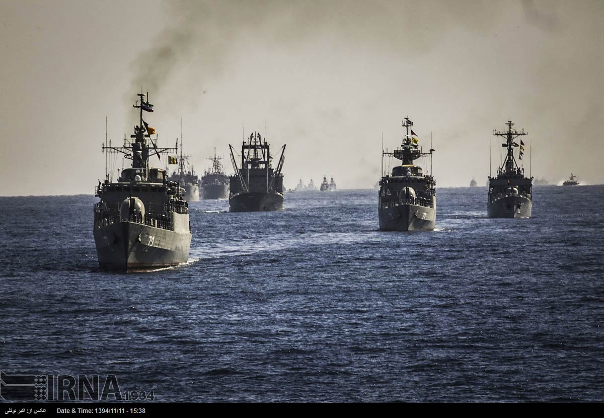 Vậy IRGC đang nắm giữ gì trong tay để có thể mạnh miệng thách thức Mỹ và cũng như “khóa” được eo biển Hormuz? Nơi vốn được xem là cửa ngõ nối vịnh Ba Tư và biển Ả Rập, “yết hầu vận chuyển dầu mỏ quan trọng nhất hành tinh” khi có đến 20%-40% tổng số lượng dầu trên thế giới lưu thông qua đây. Nguồn ảnh: IRNA.