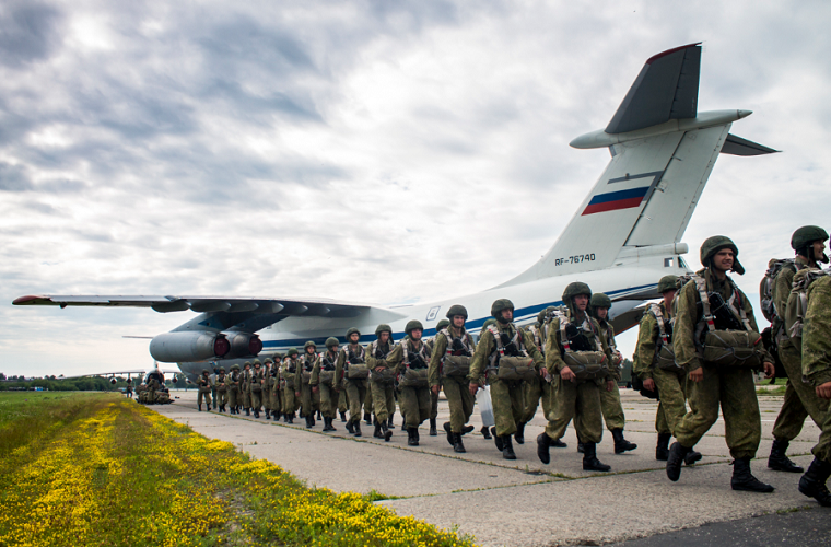 Theo dự kiến cuộc tập trận Vostok-2018 sẽ kéo dài từ trung tuần tháng 8 sang tận tháng 9 với một loạt các hoạt động diễn tập quân sự quy mô giữa quân đội các nước tham gia và diễn ra đồng thời trên nhiều khu vực trải dài hàng km ở vùng Viễn Đông và Serbia. Nguồn ảnh: Bộ Quốc phòng Nga.
