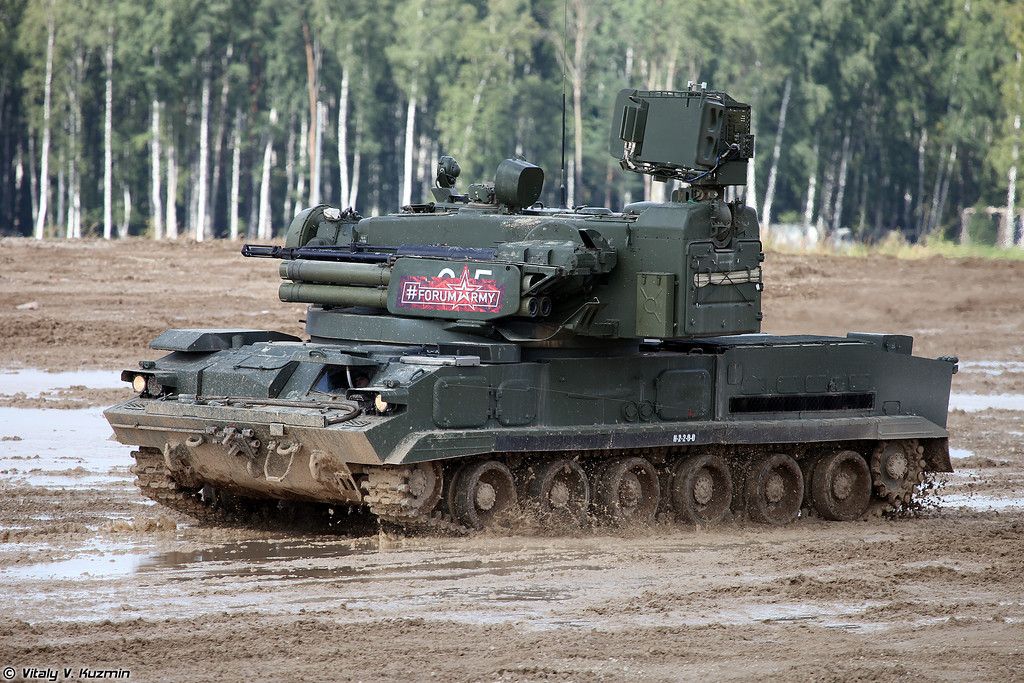 Sau gần 40 năm hoạt động, 2K22 Tunguska đã đạt tới gần giới hạn của mình trong Quân đội Nga do đó tương của 2K22 Tunguska đã được định đoạt khi Pantsir-S1 xuất hiện. Dù lạc hậu so với Pantsir-S1, thế nhưng tổ hợp phòng không 2K22 Tunguska lại là “món hời” đối với quân đội nhiều quốc gia trên thế giới kể cả các nước NATO. Nguồn ảnh: Vitaly Kuzmin.