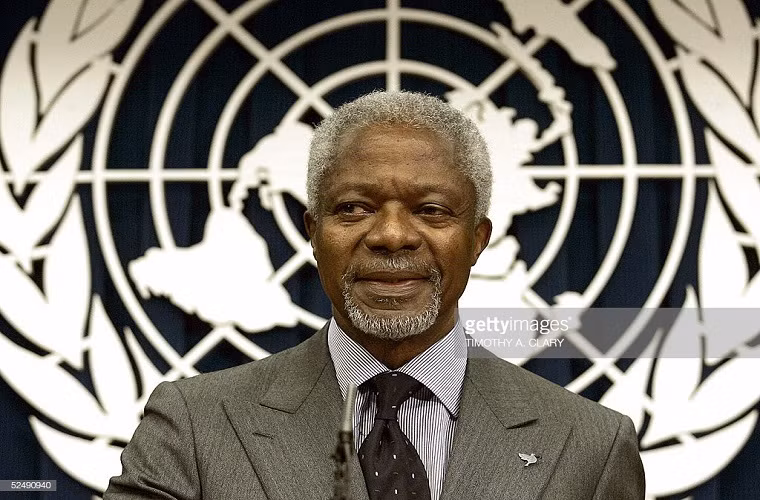 Sinh ngày 8/4/1939 tại Kumasi (Ghana) trong một gia đình mà bố mẹ đều xuất thân từ hai bộ tộc lớn, bản thân chưa phải trải qua cuộc sống khổ cực nhưng ông Kofi Annan luôn có mộng ước sẽ phấn đấu để người dân quê hương ông nói riêng và nhân dân thế giới nói chung có một cuộc sống tốt đẹp hơn. Ảnh: Getty Images.