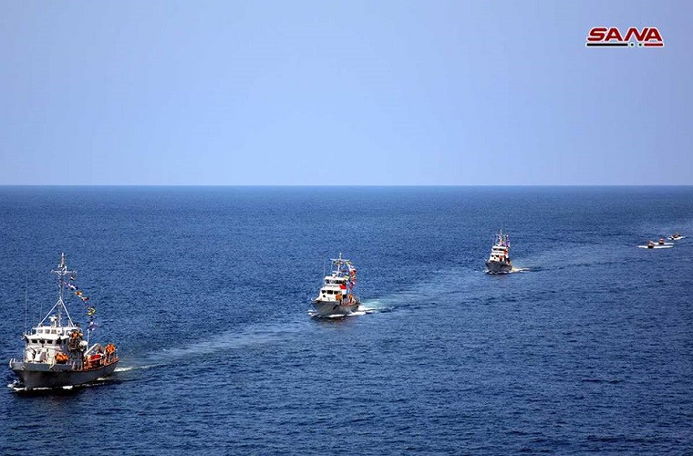 Biên đội tàu chiến của Hải quân Syria tham gia lễ duyệt binh hôm 29/8, hầu hết trong số đó đều là các tàu tuần tran kiểu cũ và chỉ có thể hoạt động ven bờ. Nguồn ảnh: SANA.