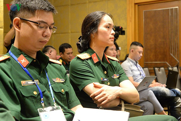 Các quân nhân Việt Nam có mặt trong buổi họp báo nói trên. Hội thảo PAMS-42 diễn ra từ ngày 20-23/8.