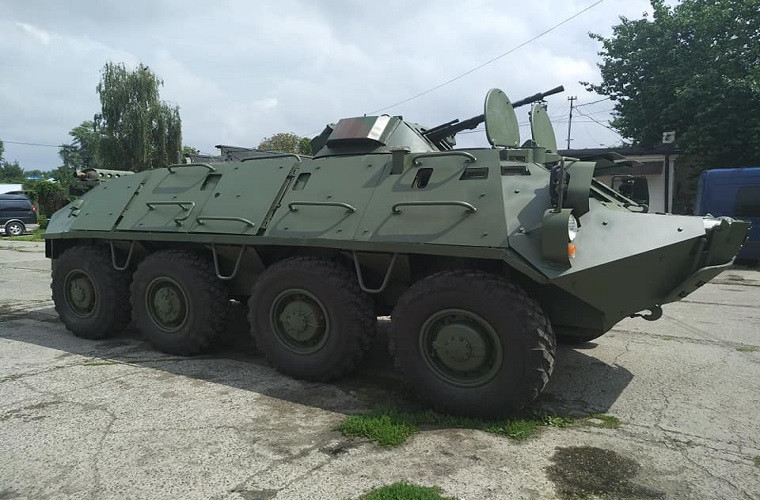 Theo đó, gói nâng cấp trên sẽ trang bị thêm cho BTR-60BP một lớp bảo vệ mới, thay đổi thiết kế khoang chở quân, cải thiện hiệu suất động cơ và tích hợp thêm các thiết bị dẫn đường số. Về cơ bản với công nghệ trong nước hiện tại chúng ta hoàn toàn có thể thực hiện các bổ sung này cho BTR-60BP. Nguồn ảnh: Valery Ryabykh.