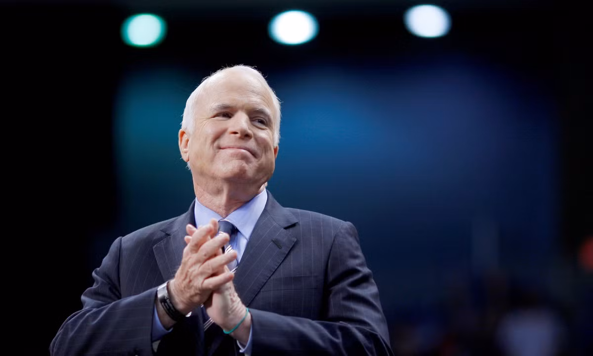 Ngac nhien di nguyen dac biet cua ong John McCain