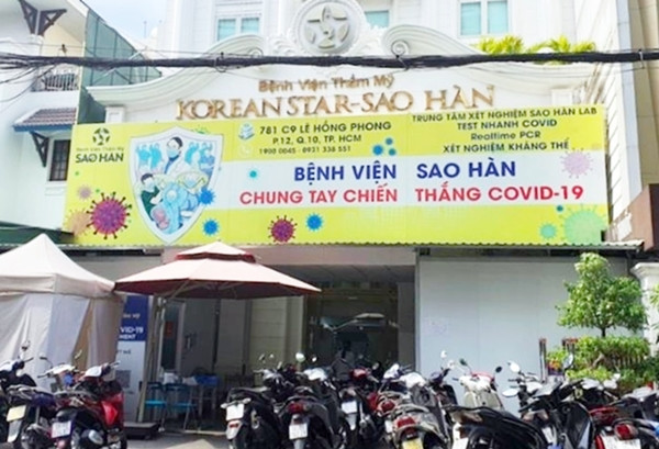 Vu nguoi phu nu tu vong khi nang mui o BV Tham my Sao Han: Gia dich vu sao?