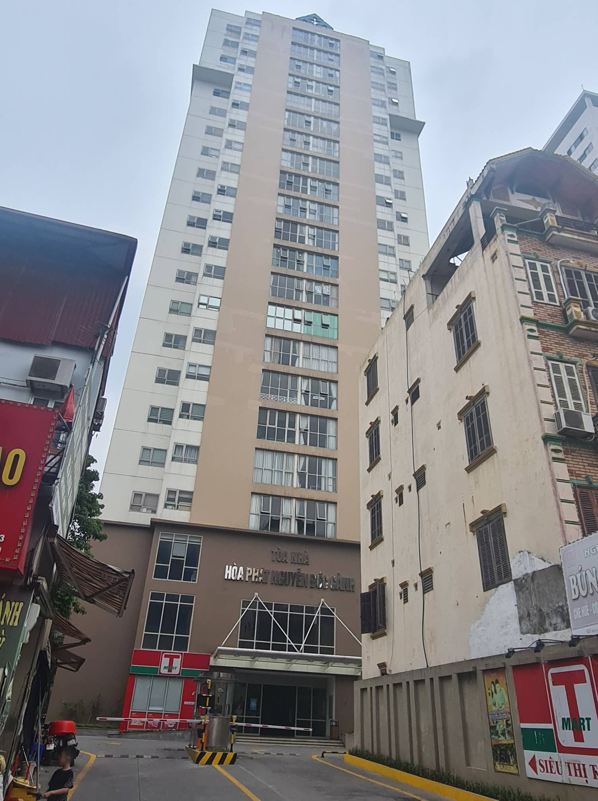 Ha Noi: Cu dan chung cu Hoa Phat keu cuu vi nuoc sinh hoat ban nhu nuoc cong