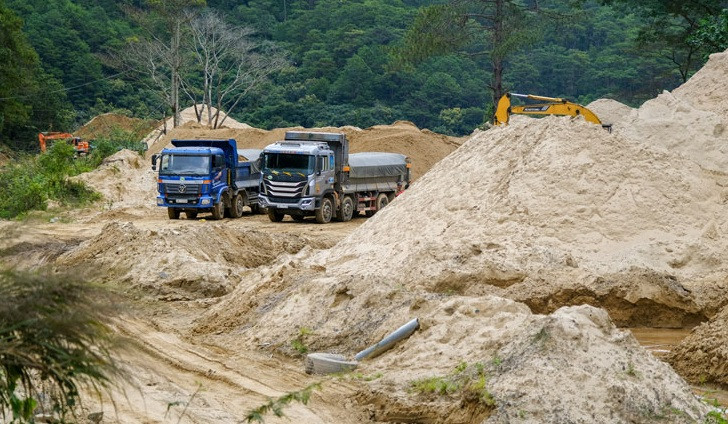 Cty Song Long Da Lat vi pham gi trong khai thac khoang san?