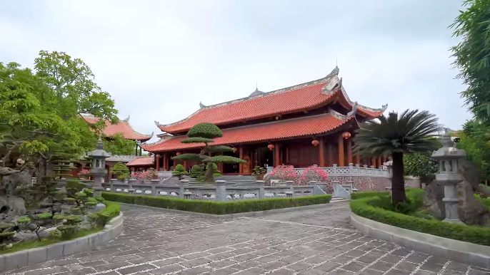 Choáng ngợp căn biệt phủ gỗ hương 4.000m2 của đại gia xứ Nghệ Choang ngop can biet phu go huong 4.000m2 cua dai gia xu Nghe