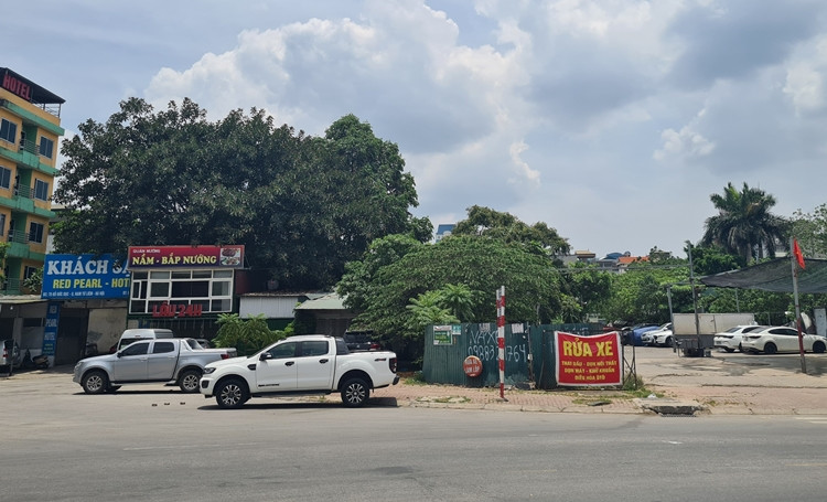 Khu vực đường Đỗ Đức Dục, dự án vẫn chưa được giải phóng mặt bằng.