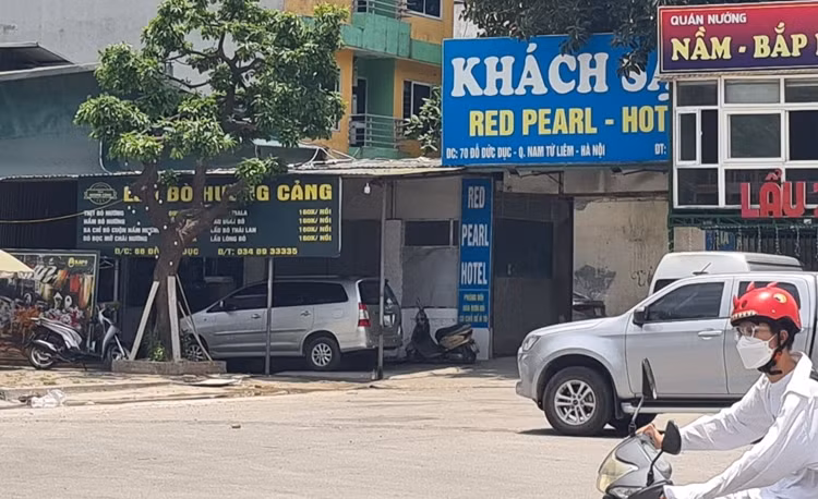 Các cơ sở kinh doanh nằm trong quy hoạch dự án khu vực đường Đỗ Đức Dục vẫn hoạt động bình thường.