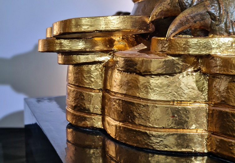 Vốn dĩ nghề gốm sứ thường hay vẽ trang trí lên các tác phẩm, điêu khắc, đắp nổi rất hiếm người làm, do nó có độ khó nhất định, tuy nhiên, với mong muốn phát triển và kế thừa truyền thống của nghề, nghệ nhân Nguyễn Hùng đã dày công nghiên cứu thử nghiệm lối chế tác này.