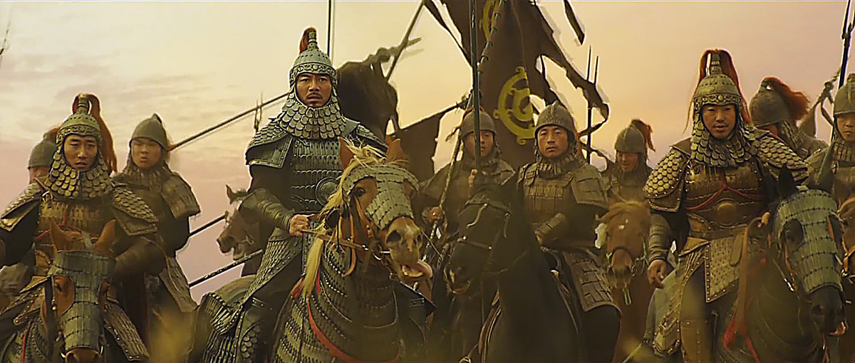 Từ một "tiểu tốt", Tần Phân chiến đấu dũng cảm, lập được nhiều chiến tích nên con đường thăng tiến rộng mở. Hiệu úy Bắc Đô của An Bắc Đô hộ phủ là chức vụ cao nhất của ông.