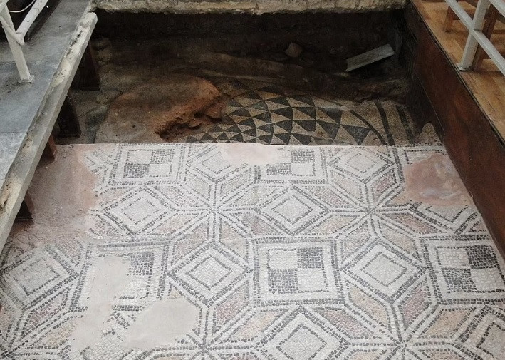 Phát hiện này giúp củng cố suy đoán Thánh Nicholas sống và qua đời ở Thổ Nhĩ Kỳ. Nhóm nghiên cứu thông báo sàn đá ẩn bên dưới những lớp trầm tích cũng là nơi Thánh Nicholas từng đi qua.